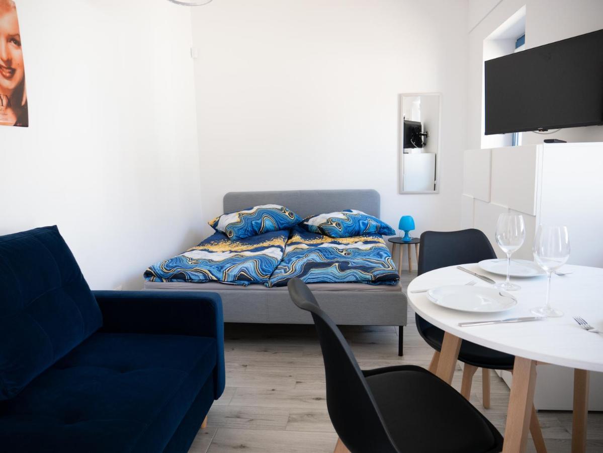 Marina Apartment Puck