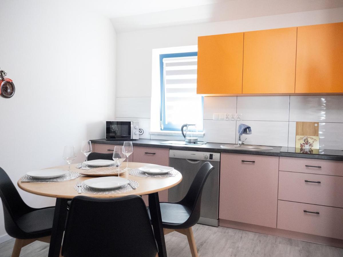 Marina Apartment Puck